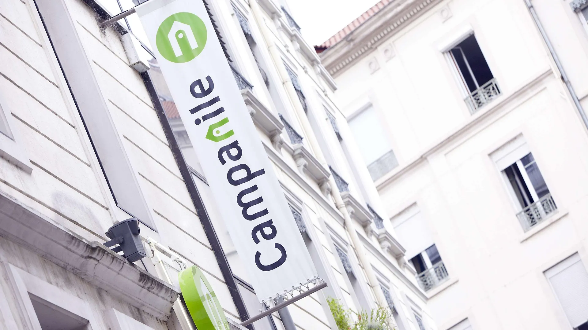 Campanile Lyon Centre - Berges Du Rhone Hotell